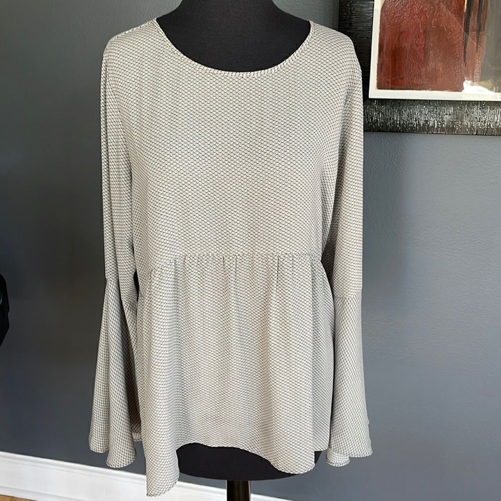 Ann Taylor LOFT gray shades delicate print flowy bell sleeve gathered skirt top